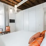 Palazzo Basilisco Luxury Διαμέρισμα *